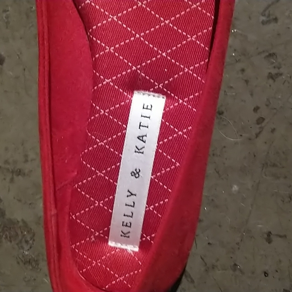 Kelly & Katie red flats - Picture 2 of 3